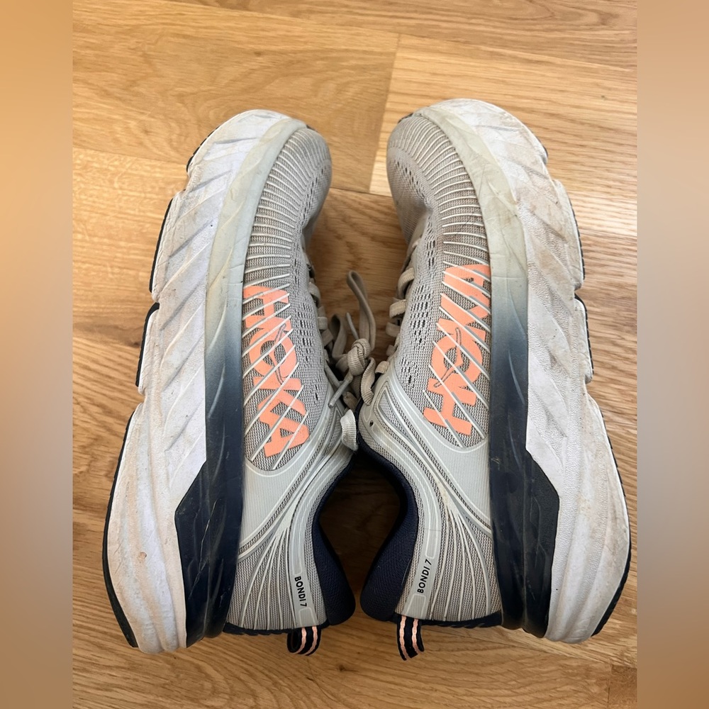 Hoka Bondi 7 size 8